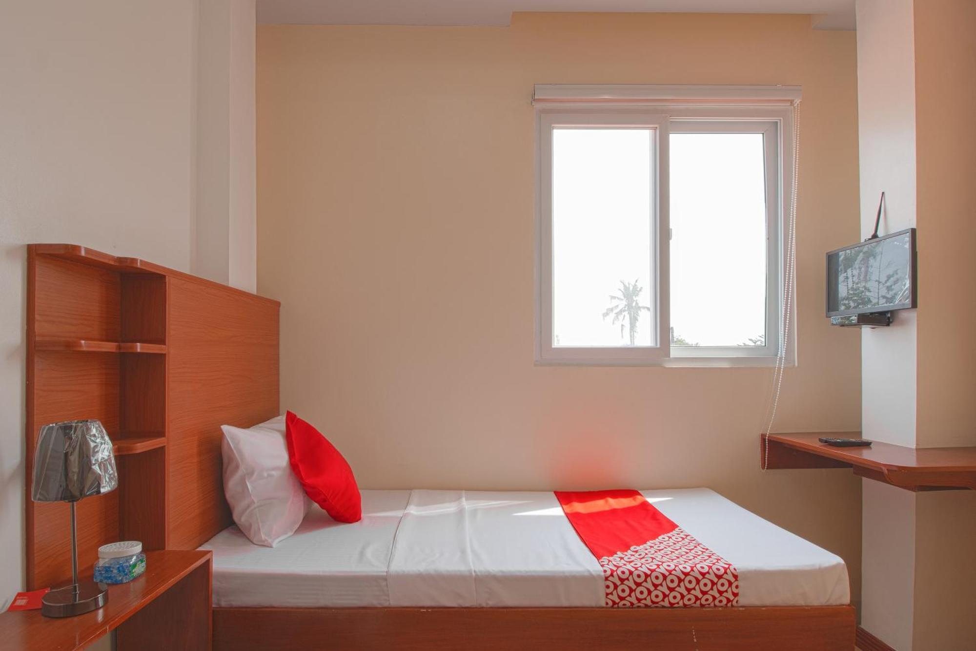 Oyo 685 K Fortune Apartelle 막탄 외부 사진