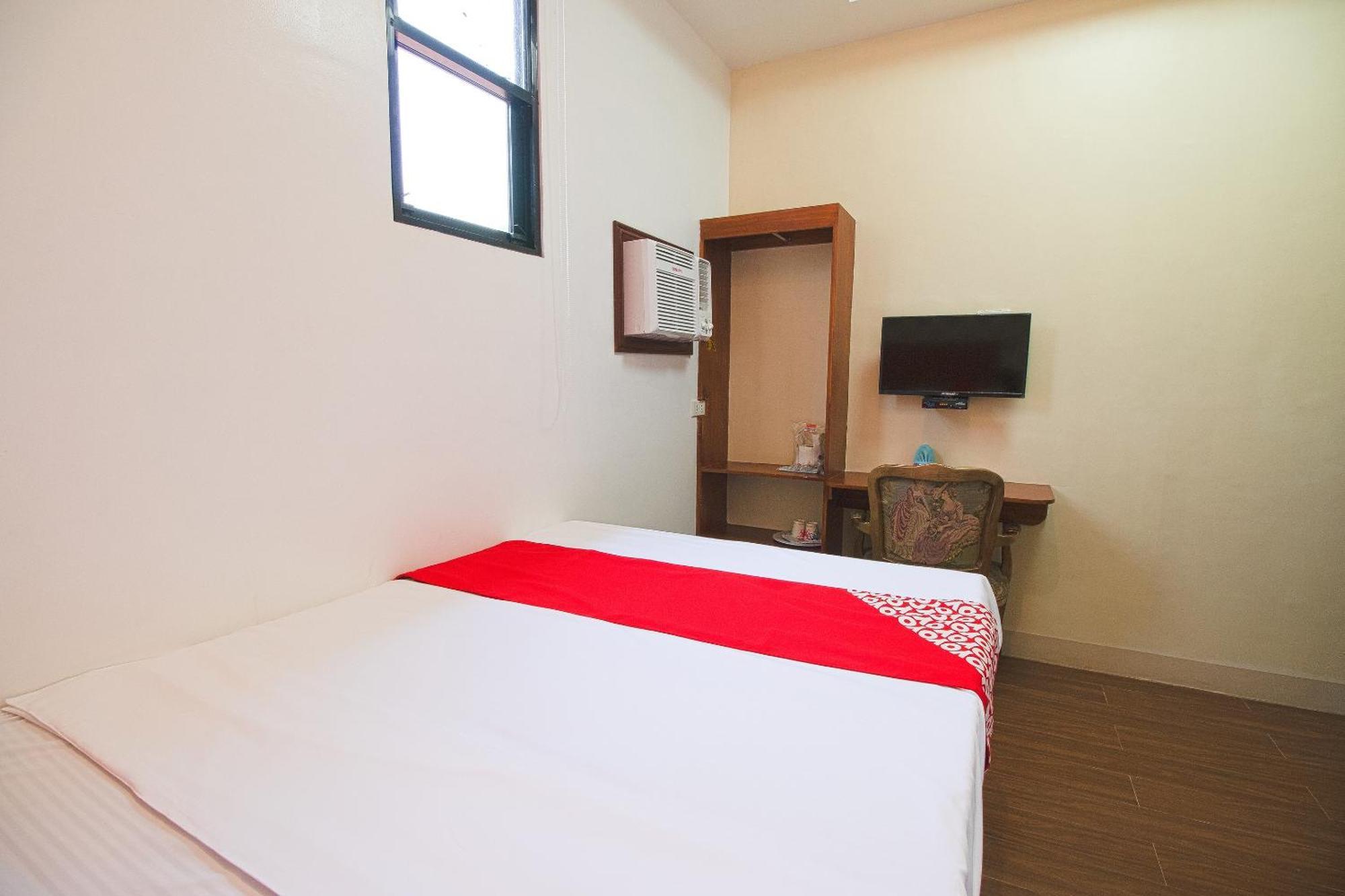 Oyo 685 K Fortune Apartelle 막탄 외부 사진